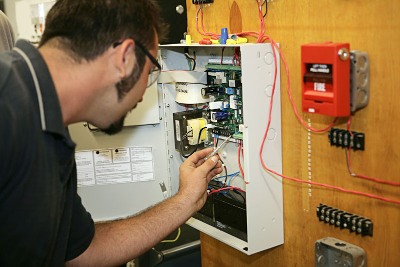 Spécialiste de groupes électrogènes, Rivière-Salée